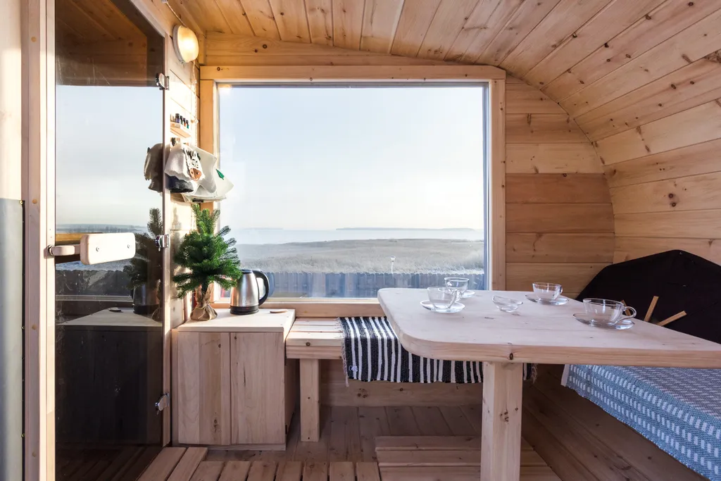 Скандинавский дом с террасой и панорамным видом на водохранилище