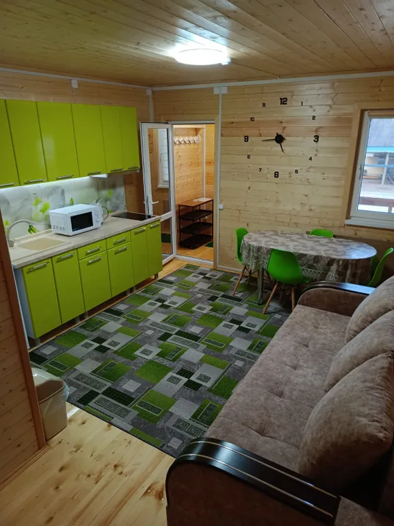 Половина 2х этажного коттеджа с отдельным входом