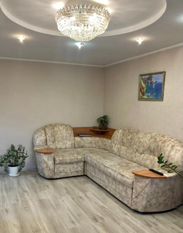 Уютная четырехкомнатная квартира в центре Славянки