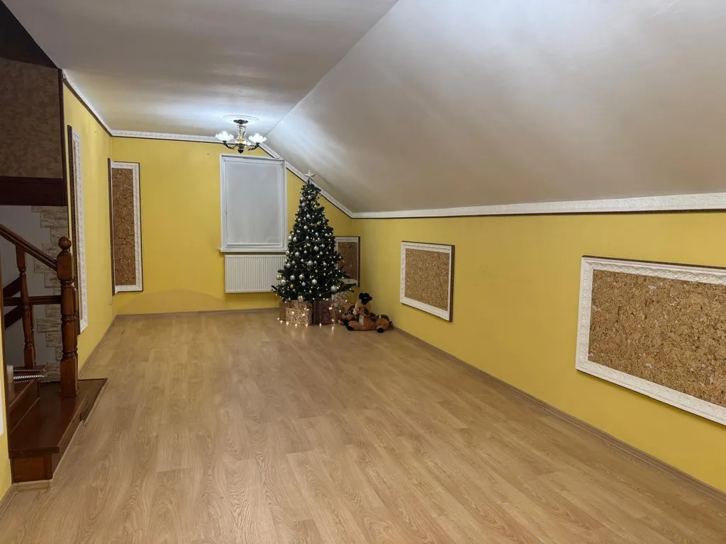 Частный дом с камином