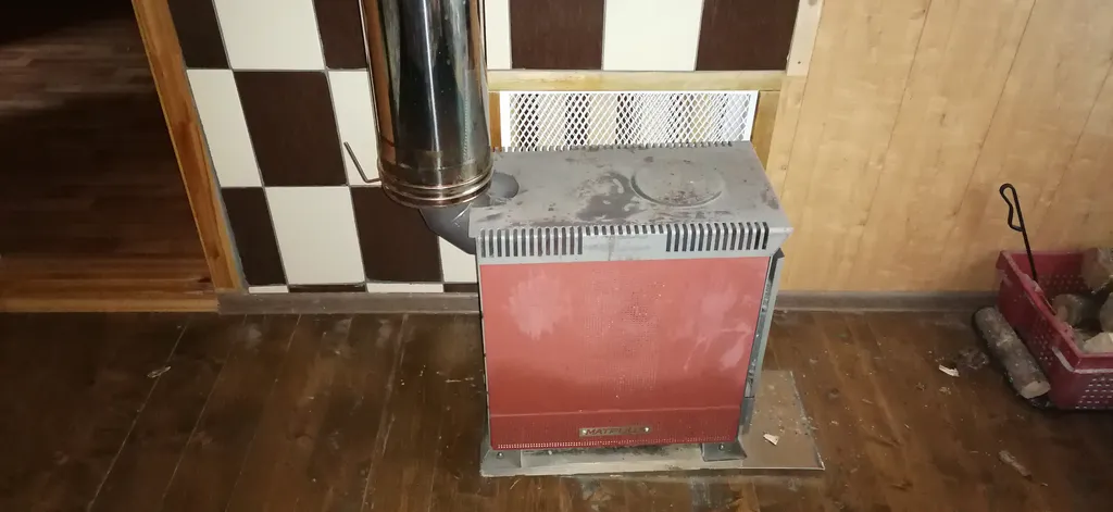 Дом рядом с озером