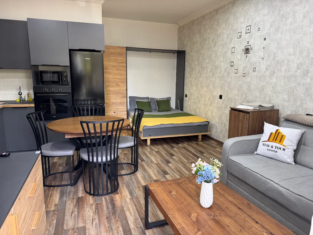 Студия в самом центре, площадь Республики 200 метров