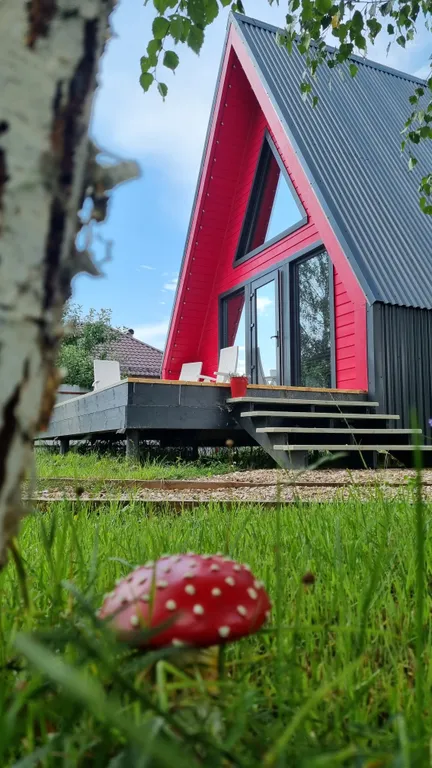 Просторный и уютный А-фрейм Scarlet House