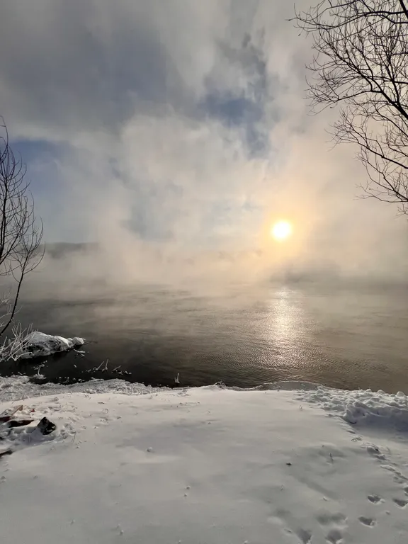 Эллинг Дом на берегу Енисея в Удачном