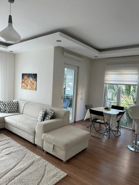 Просторная квартира вблизи моря в Лимане