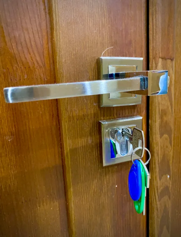 Двухместный номер с двухспальной кроватью возле метро Немига