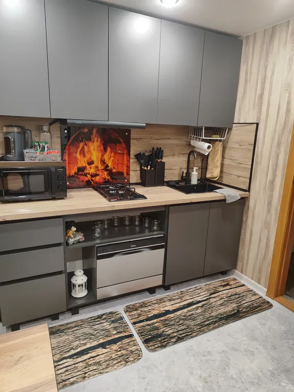 Коттедж Уютный дом в лесу — Деревянное