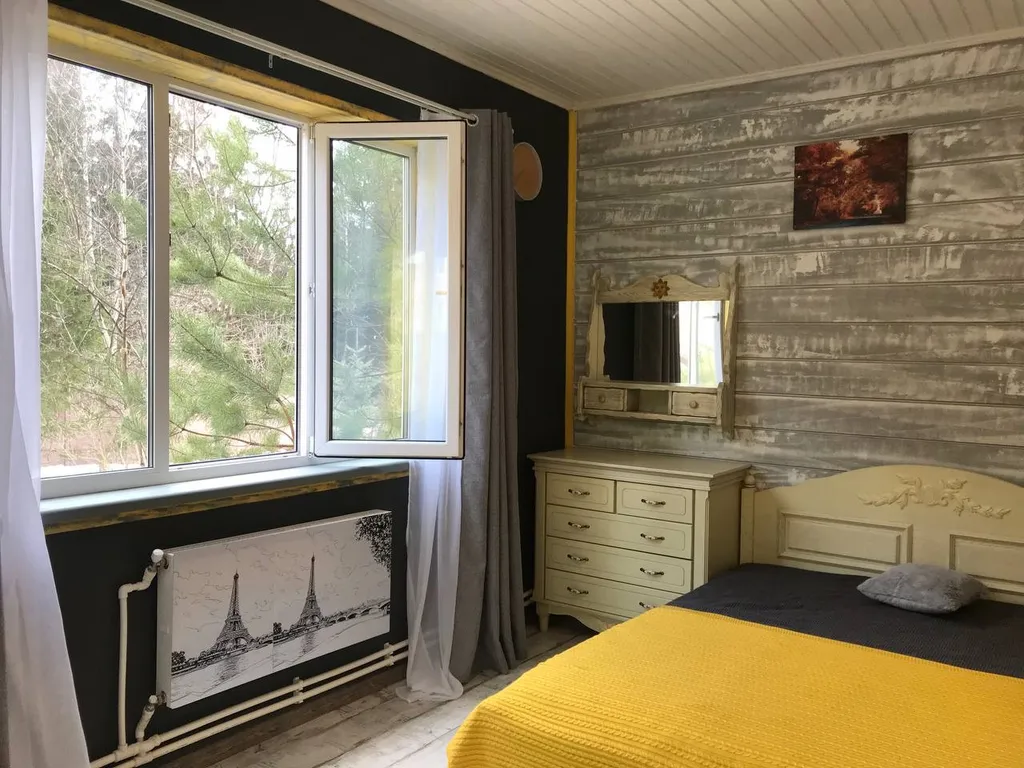 Уютный дом в сказочном лесу