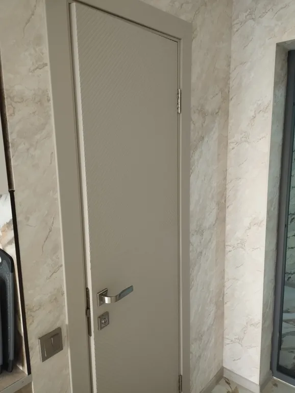 Новая квартира с хорошим ремонтом . Метро Котельники рядом.