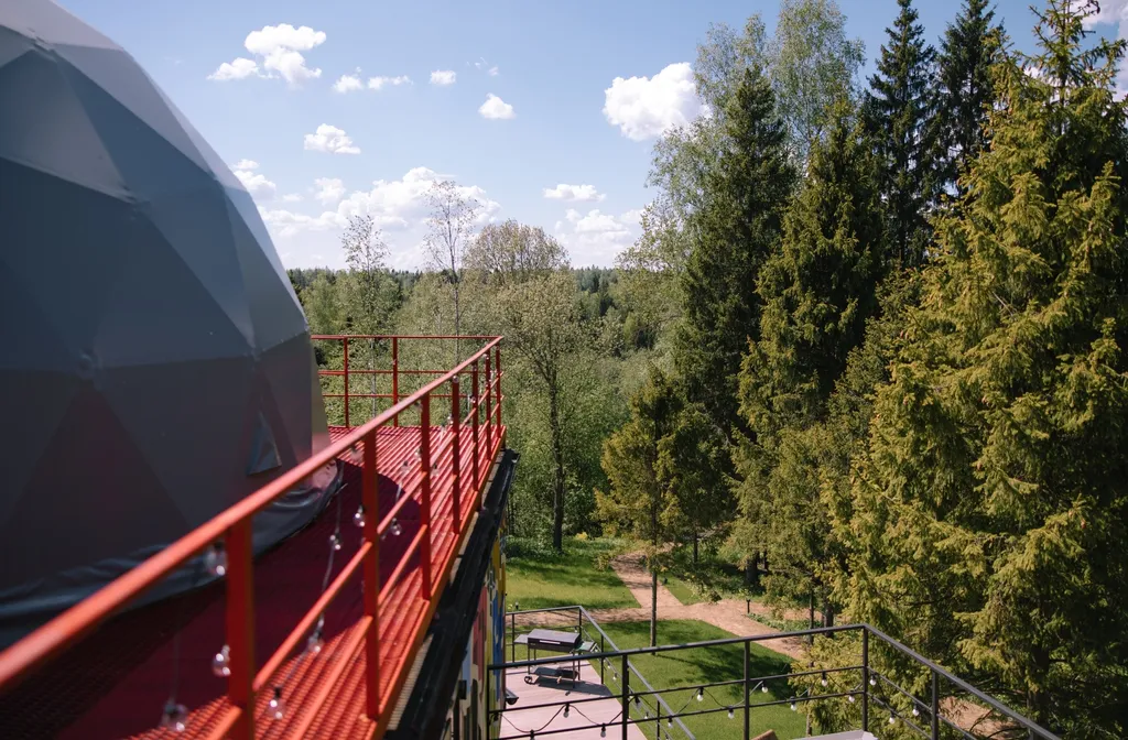 Дом из металлических морских контейнеров