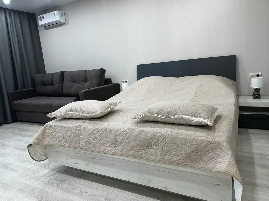 Свободные апартаменты у моря с бассейном