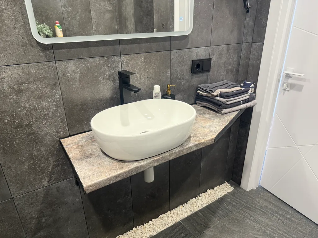 Уютная студия с дизайнерским ремонтом на конституции