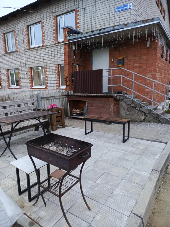 Просторная 3-комнатная квартира с отдельным входом и зоной отдыха во дворе