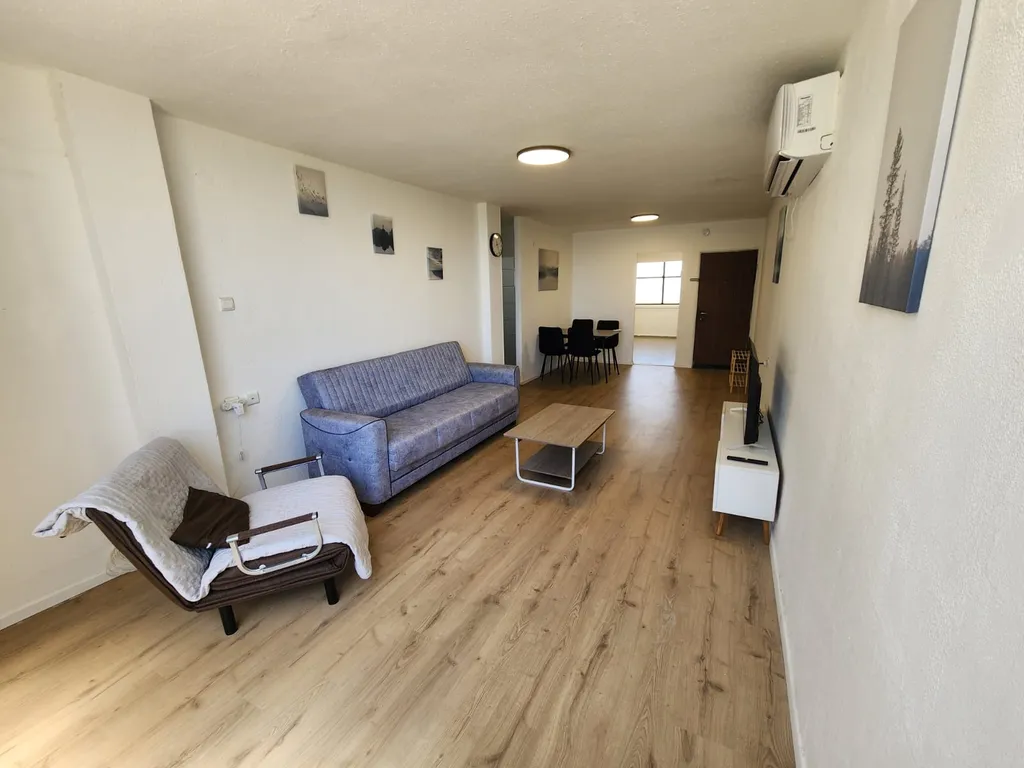 Комфортная трёхкомнатная квартира с видом на море на Анавиим