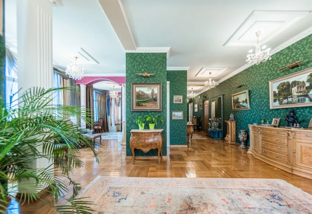 Пентхаус с бассейном и видом на море