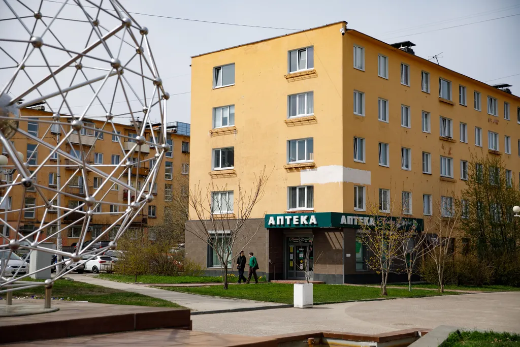 Светлая 2-комнатная квартира с библиотекой на Студенческом бульваре у ПетрГУ