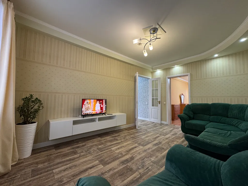 2-х комнатная по центральной улице Ленина