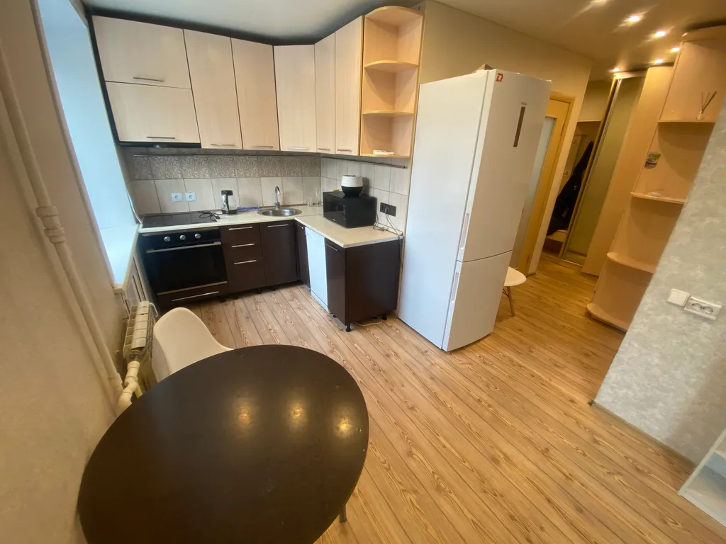 Уютная евро-двухкомнатная квартира возле Забижд