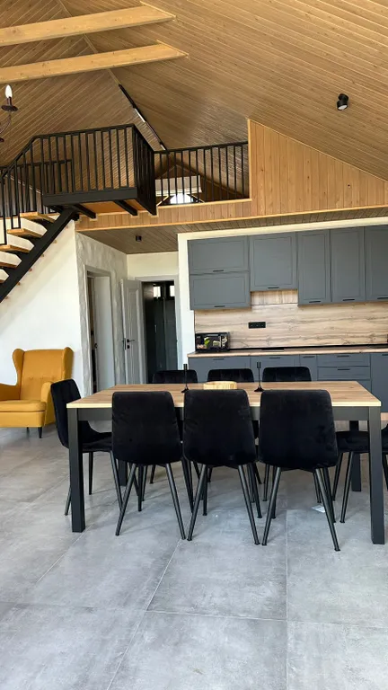 Дом с камином на берегу моря