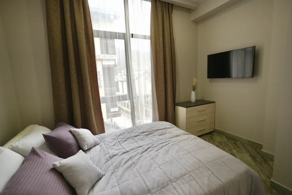 Большая квартира напротив подъемника