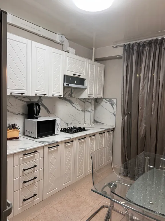 Современная квартира на берегу моря