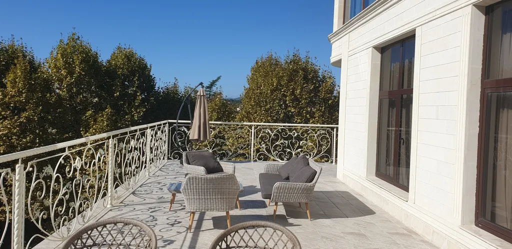 Элитный апартамент с террасой в центре Сочи 150 квм у моря