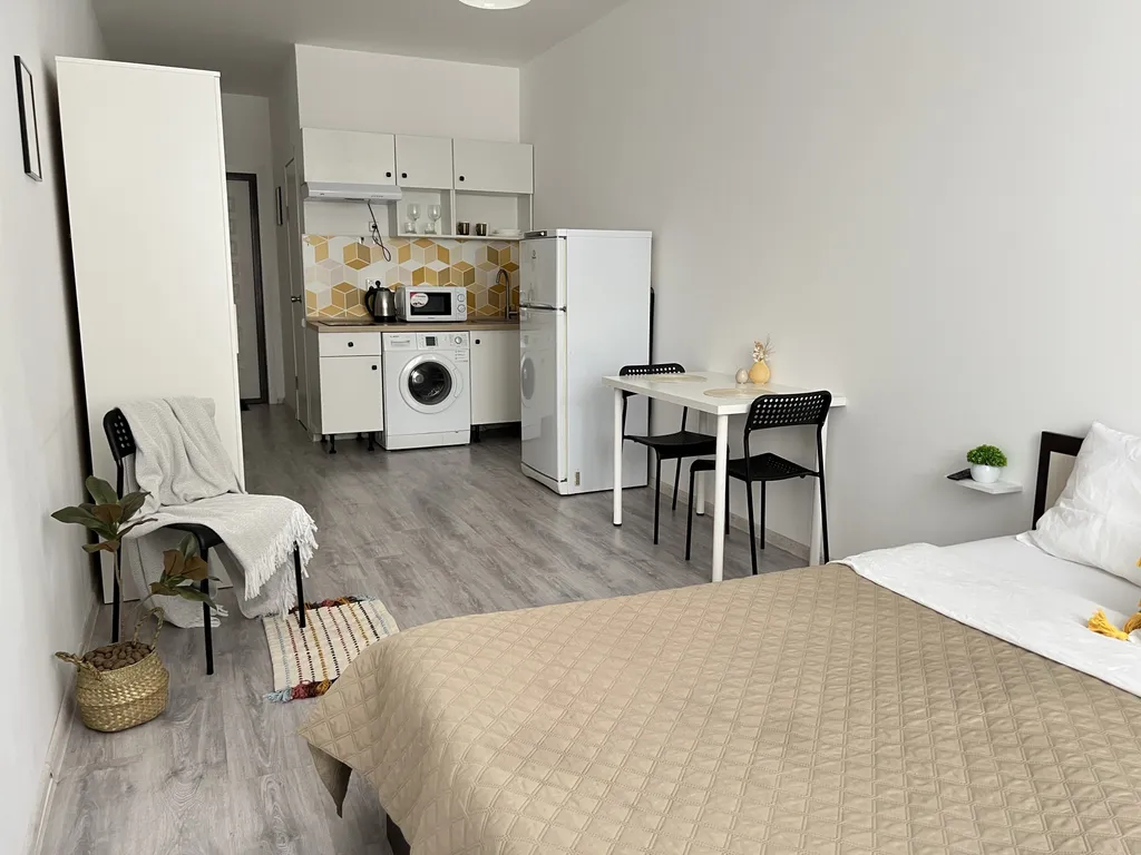 Светлая студия на двоих в ЖК Зеленые аллеи