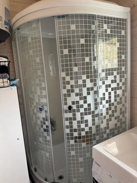 Коттедж Уютный домик на берегу моря — Осовины