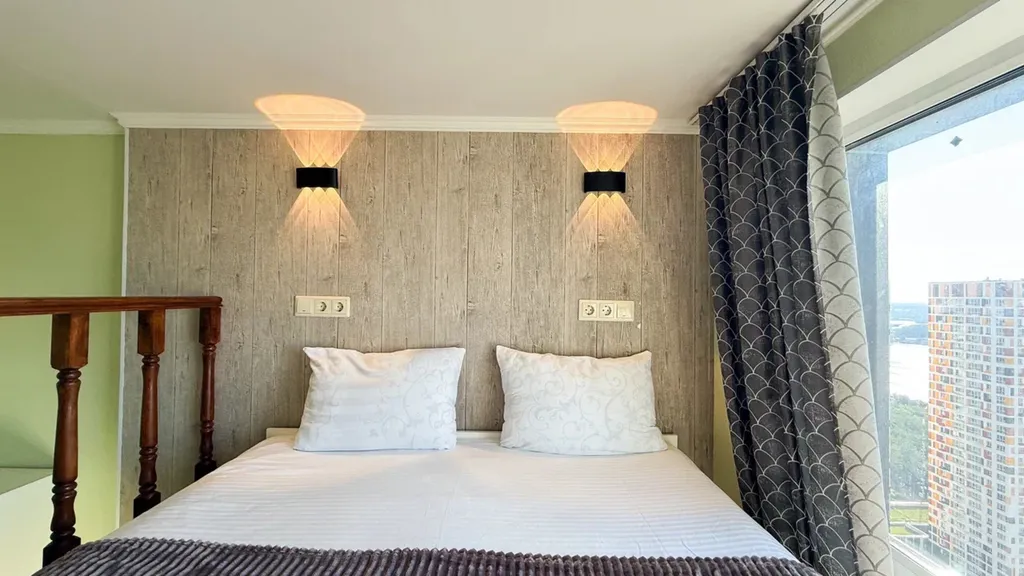 Стильная двухуровневая студия