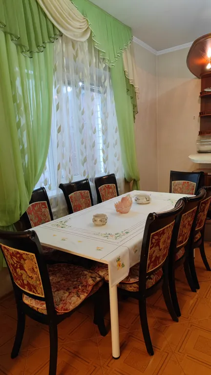 Элитный отдельный дом, большая кухня, 4 изолированные спальни