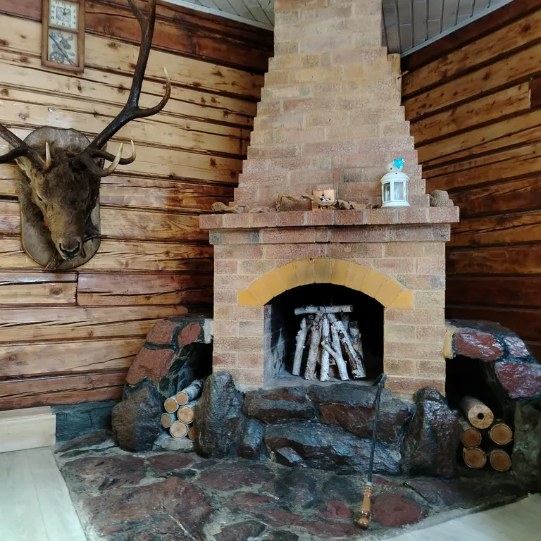 Глубинка Алтая, дом с камином на берегу реки