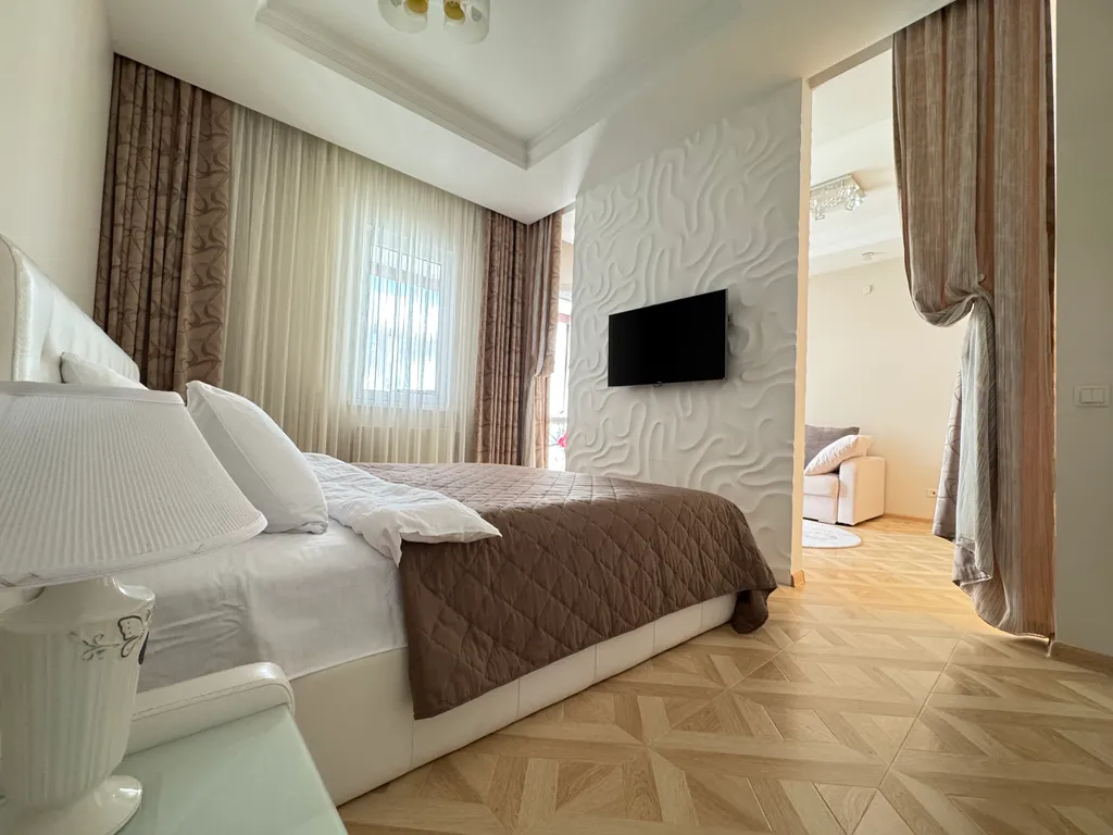 Уютная квартира в центре со своей террасой и бассейном