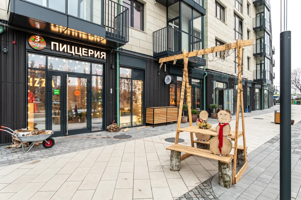 Золотая бухта с видом на реку