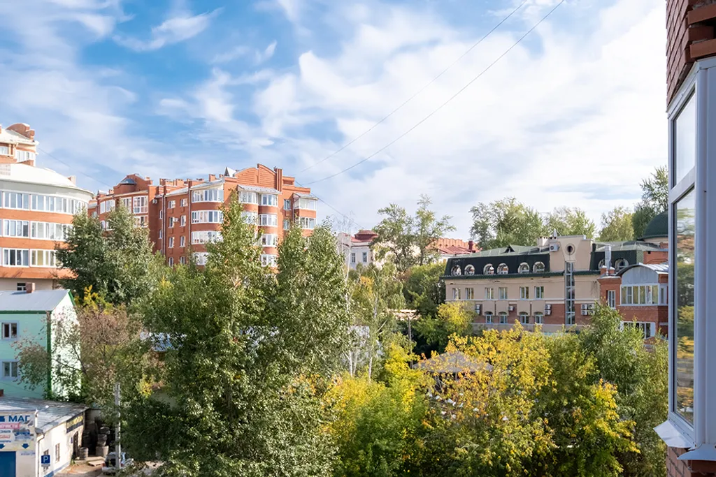 Новый современный апартамент у городского сада