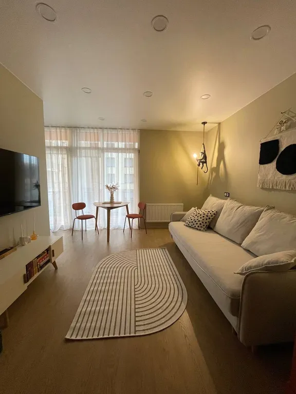 Яркая квартира у моря