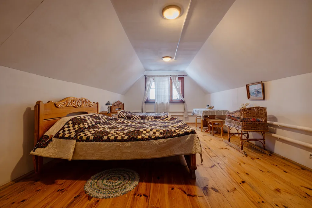 6-комнатный Дом