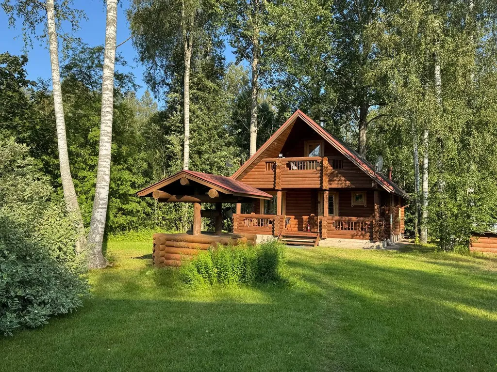 Коттедж на берегу озера