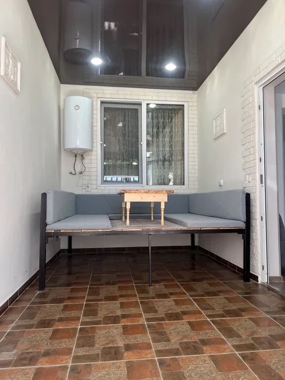 Этаж под ключ двухкомнатный с отдельным входом со своей терассой