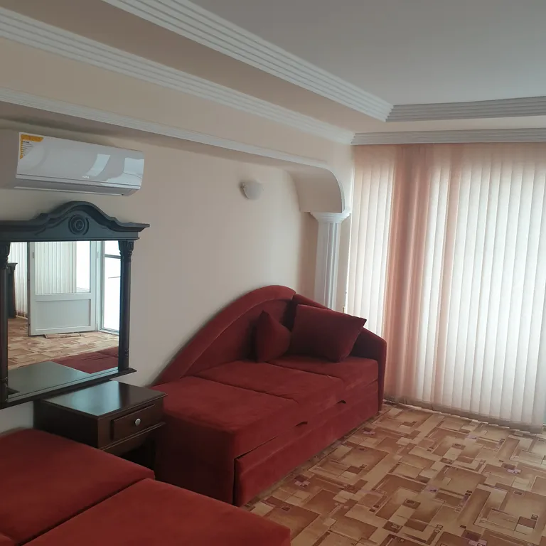 Уютный элленг с двориком Счастье на набережной Чёрного моря для двоих