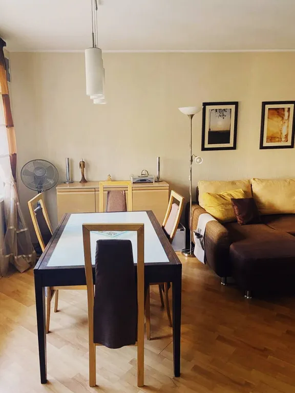 Дизайнерская 3-комнатная квартира у Самолета