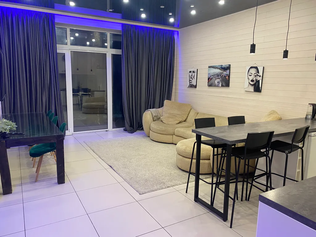 Современный дом в лесу