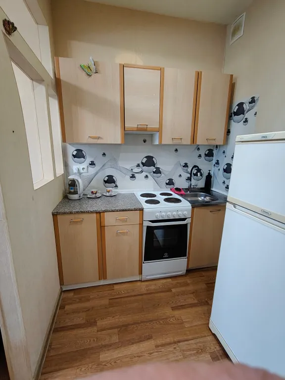 Студия рядом с ТЦ Аура