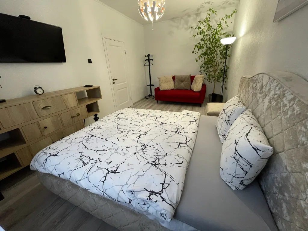 2-комнатная квартира в тихом центре