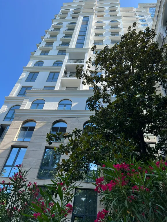 Дизайнерские апартаменты с видом на парк Дендрарий в центре