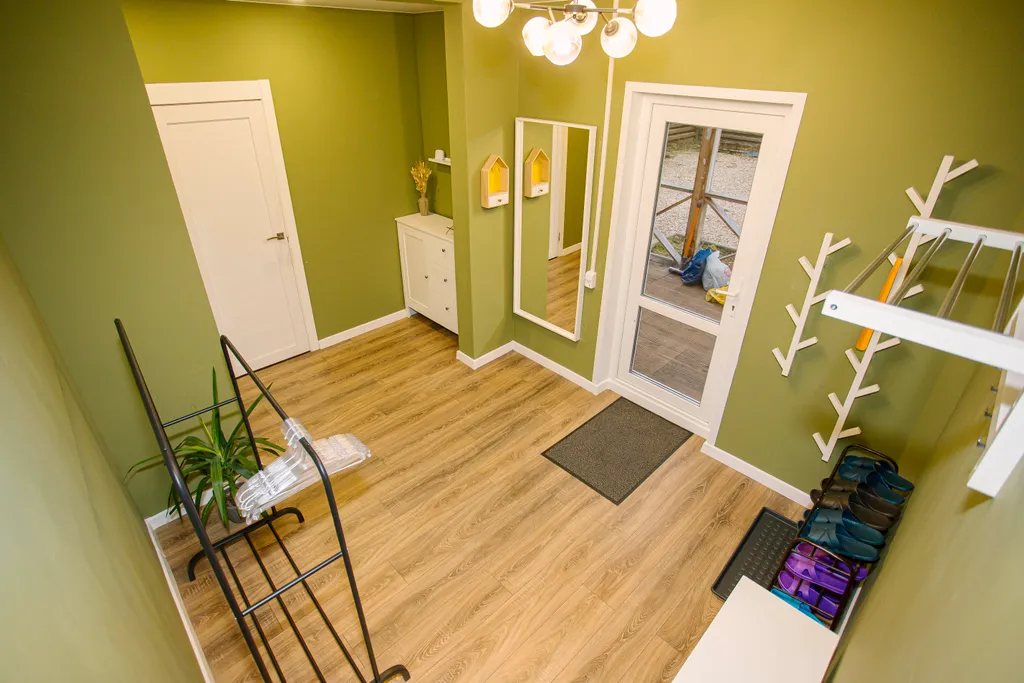 Дом на берегу реки