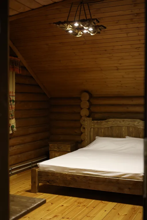 Коттедж с двумя спальнями, русской баней и теплым бассейном