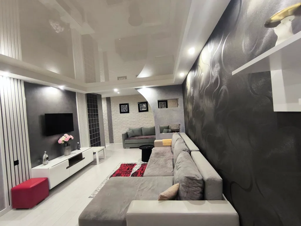 Premium студия в центре с большой ванной,отдельной спальней,парковка.