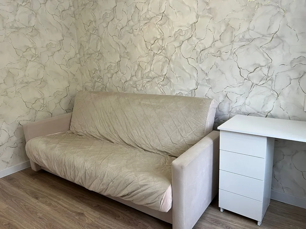 2-х комнатная квартира, ремонт новый, ЖД вокзал рядом