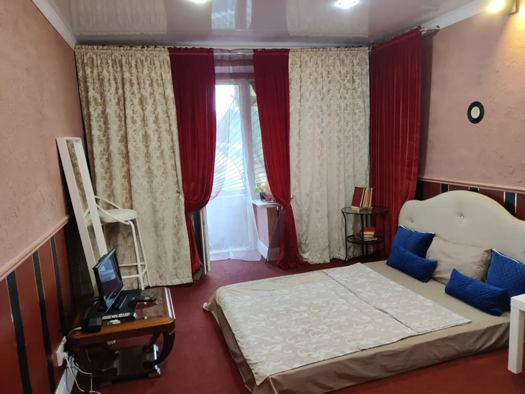 Квартира Красивая студия для аккуратных пар — аренда посуточно в Чайковский