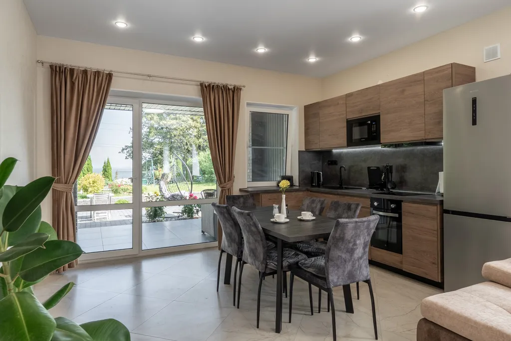 Дом с видом на залив на 1 линии